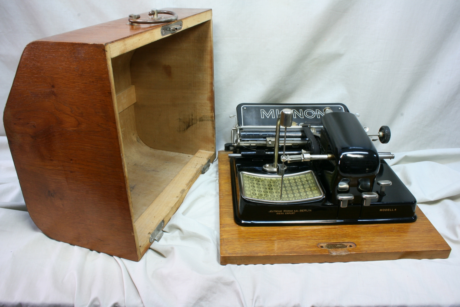 Antiques of typewriter mignon 1925 as new