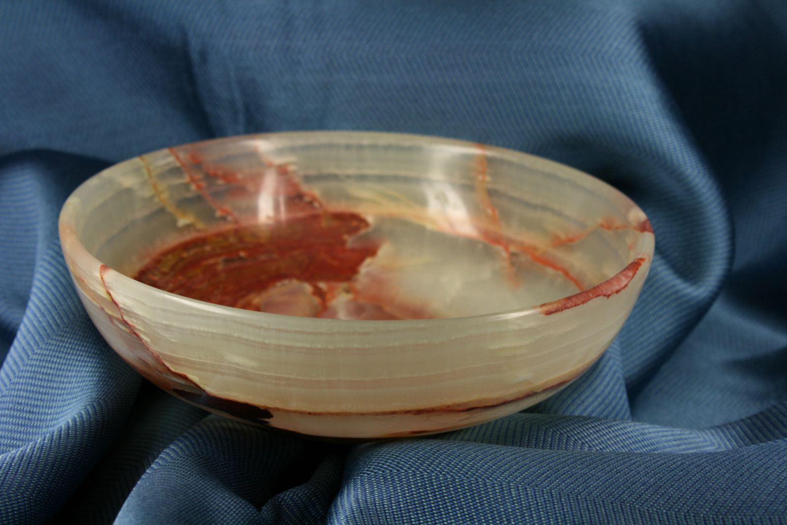 Antiques of agate bowl bone white with reddish veining