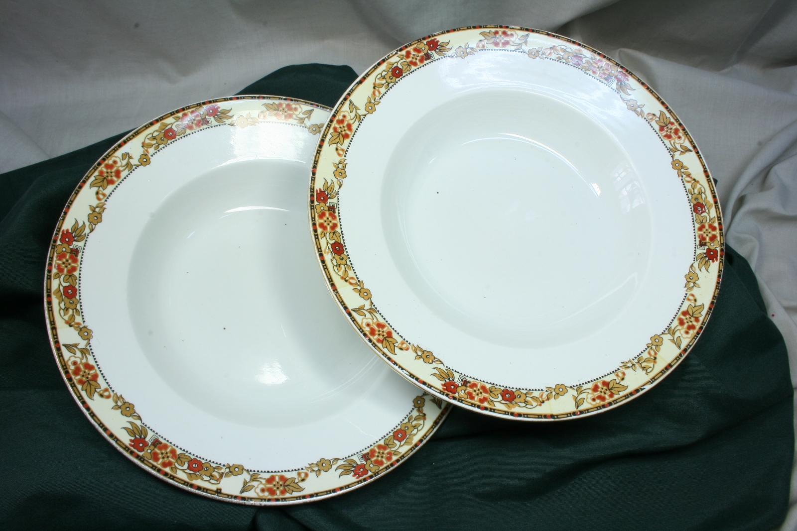 Antiques of couple porcelain plates lcsj seville