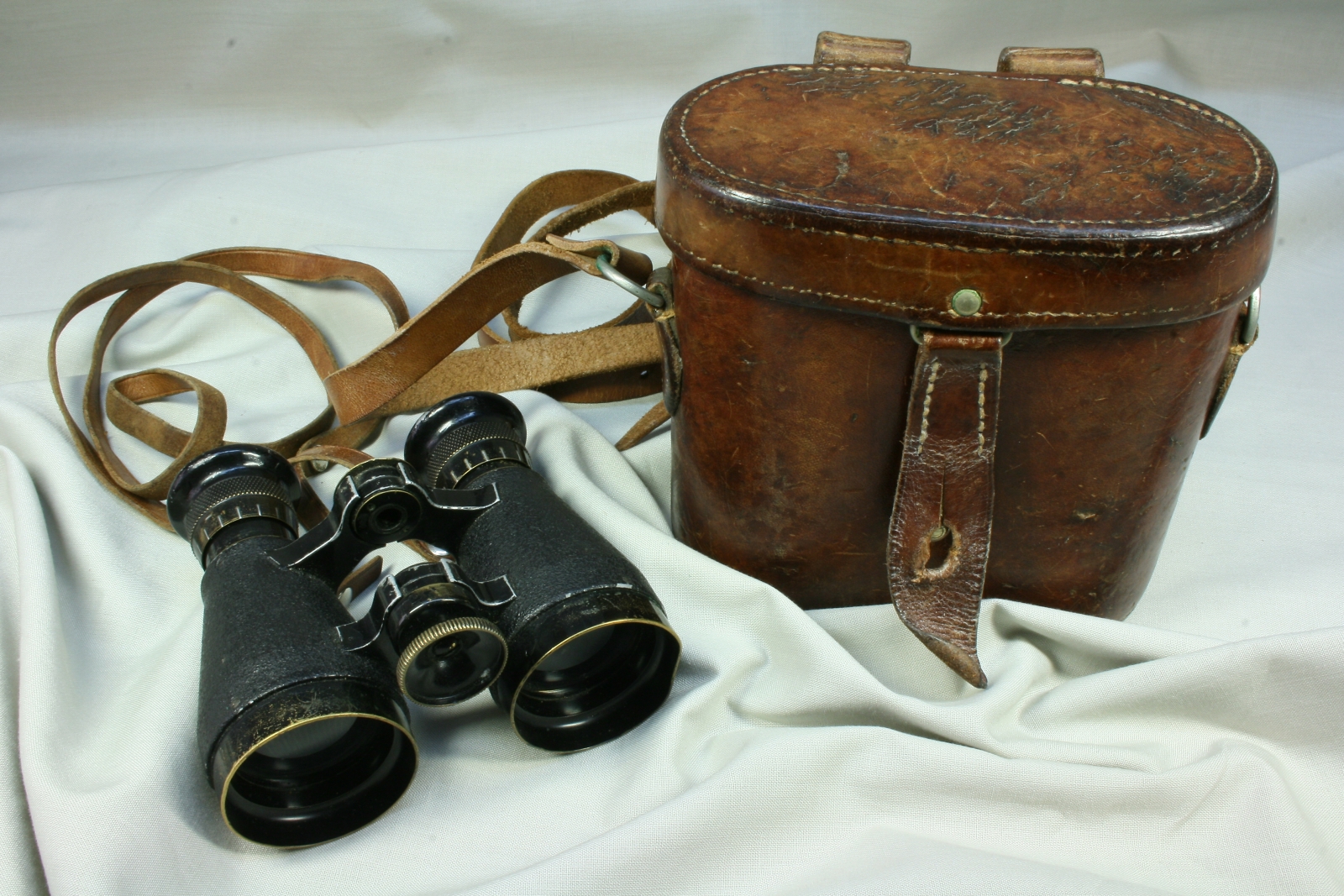 Antiques of binoculars with case leather goerz