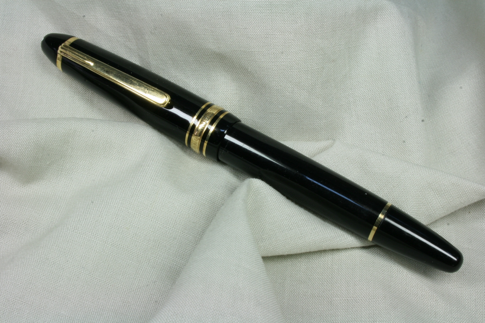 Antiques of montblanc meisterstuck pen  c