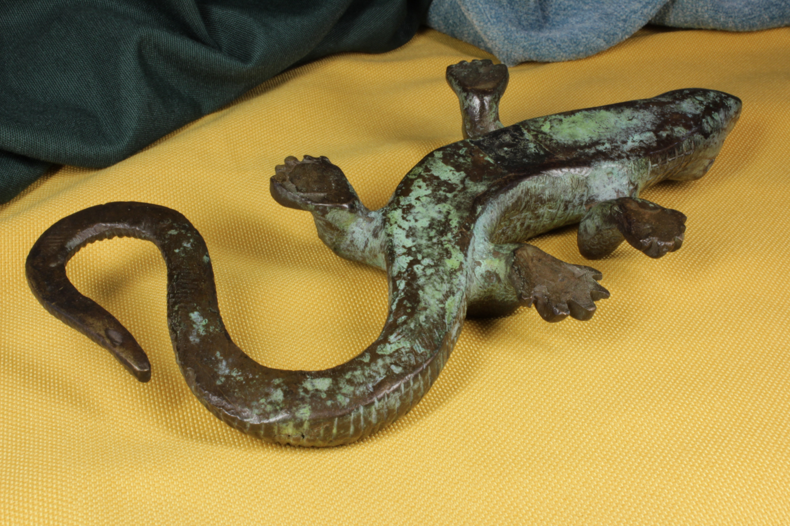 Escultura en bronce. Lagarto. S.XX