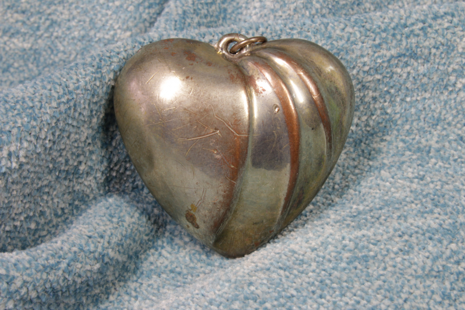 Antiques of heart pendant art deco