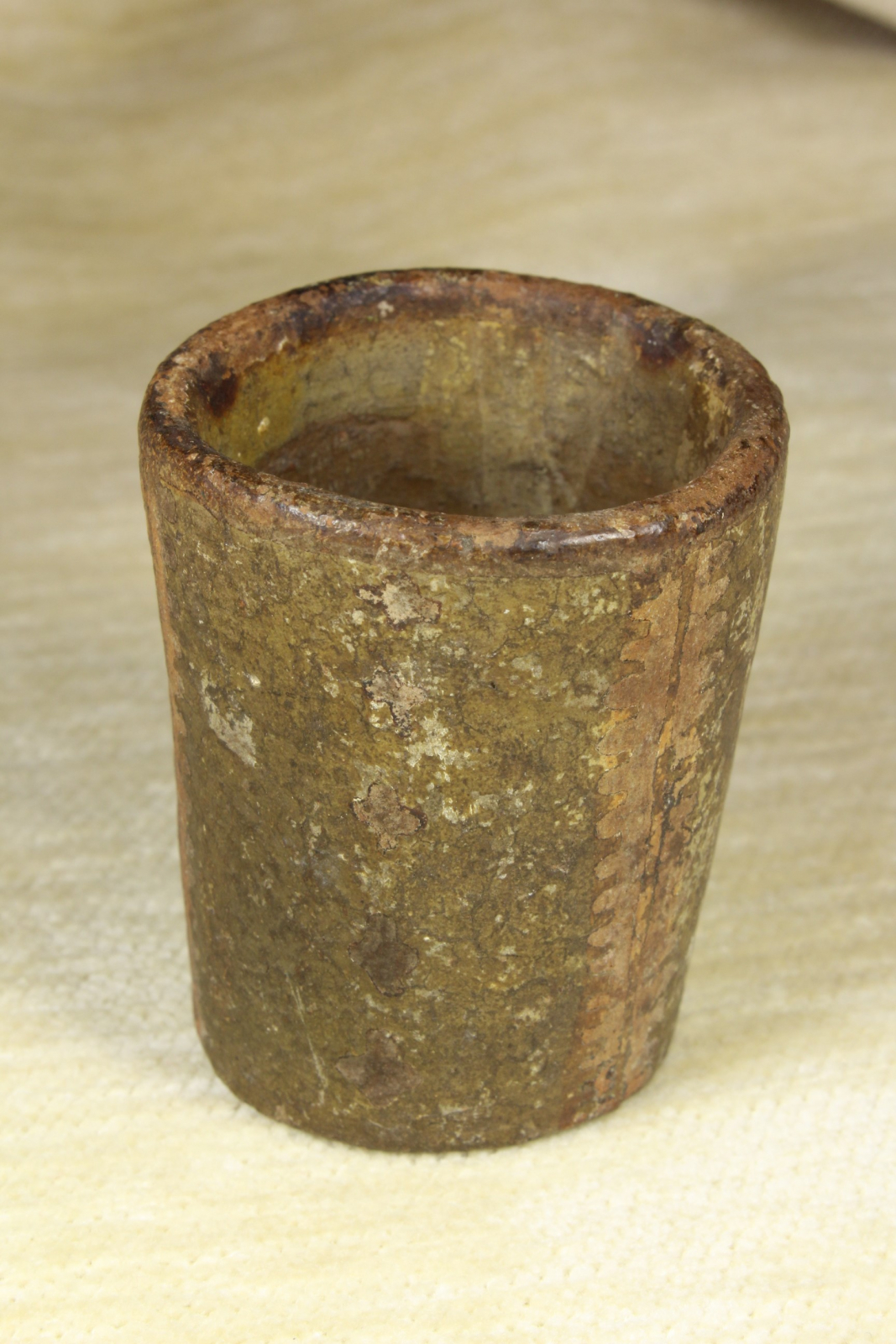 Antiguedades de vaso pequeño de terracota