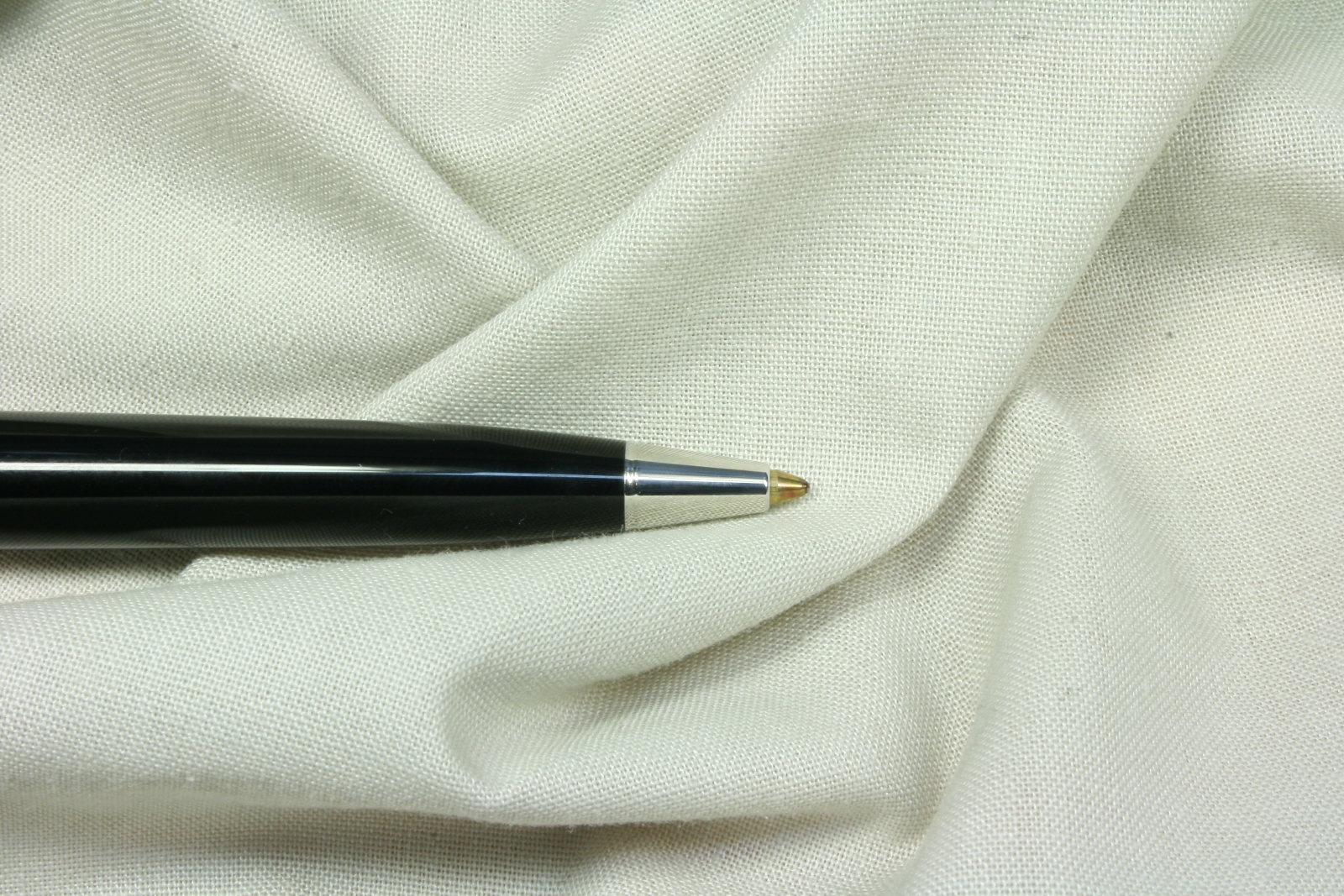 Bolï¿½grafo MontBlanc. Noblesse Oblige Platinum 152