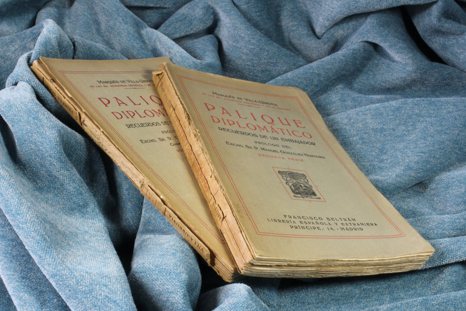 Antiques of book diplomatic palme two volumes