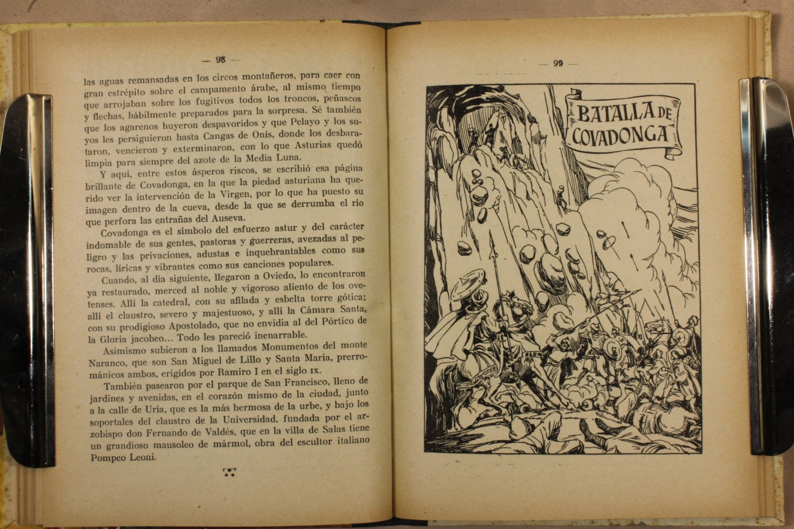 Libro Viajando por España. Antonio J. Onieva. 1957