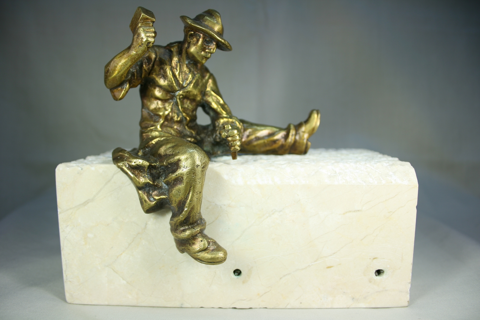 Antiques of stonecutter bronze marble stonecutter sculpture action chipper