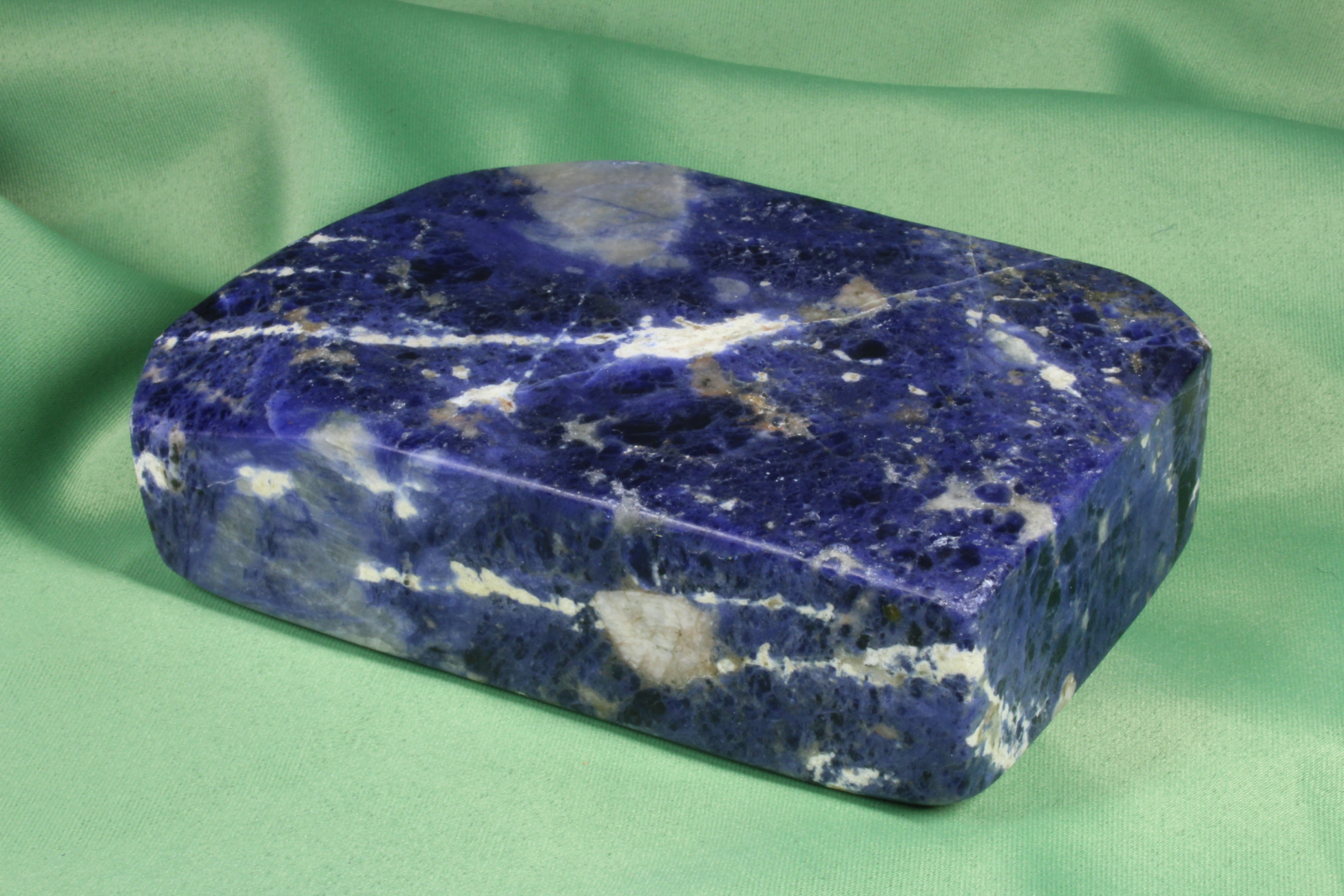 Recipiente cenicero de piedra azul. Mineral (t)