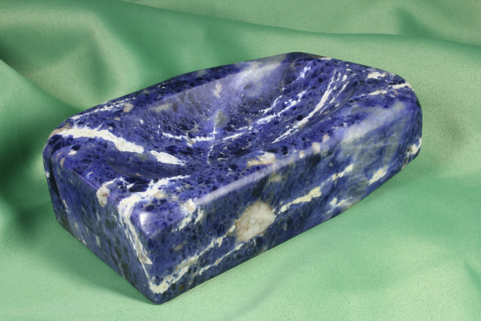 Recipiente cenicero de piedra azul. Mineral (t)