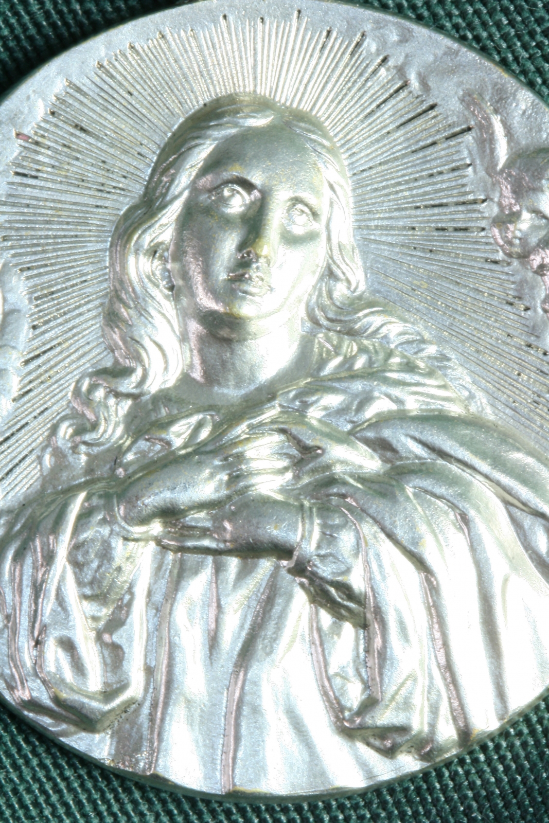 Antiguedades de medalla de la virgen inmaculada