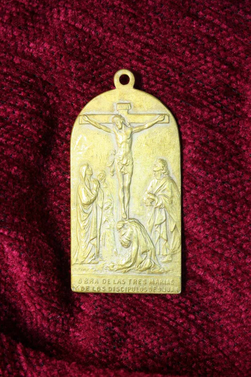 Antiques of medal work of the three mary and disciples of san juan