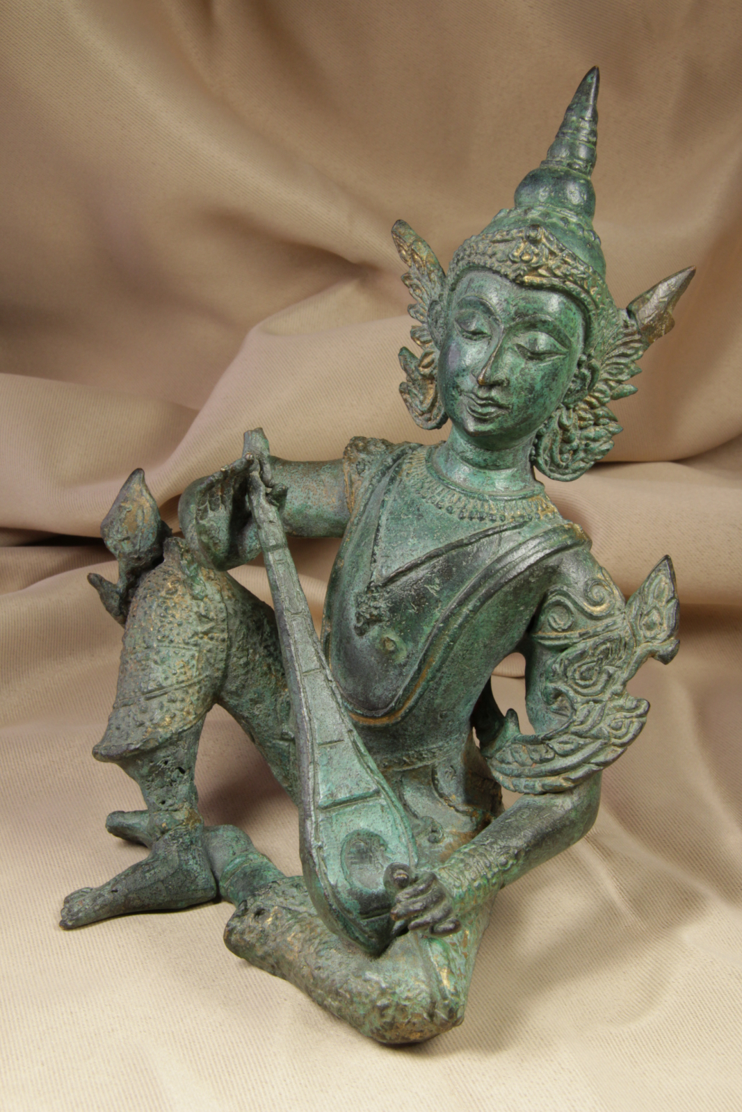 Antiguedades de sarasvati diosa de la sabiduria tocando tanpura bronce