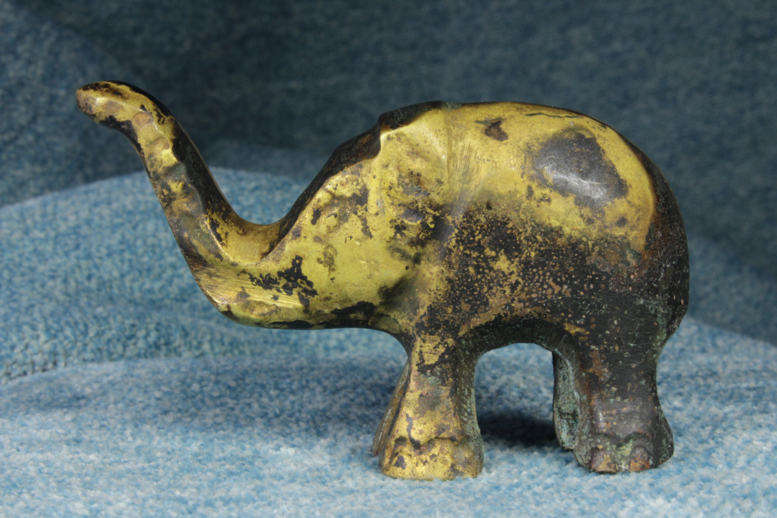 Bronce miniatura elefante africano. Figura. S.XX