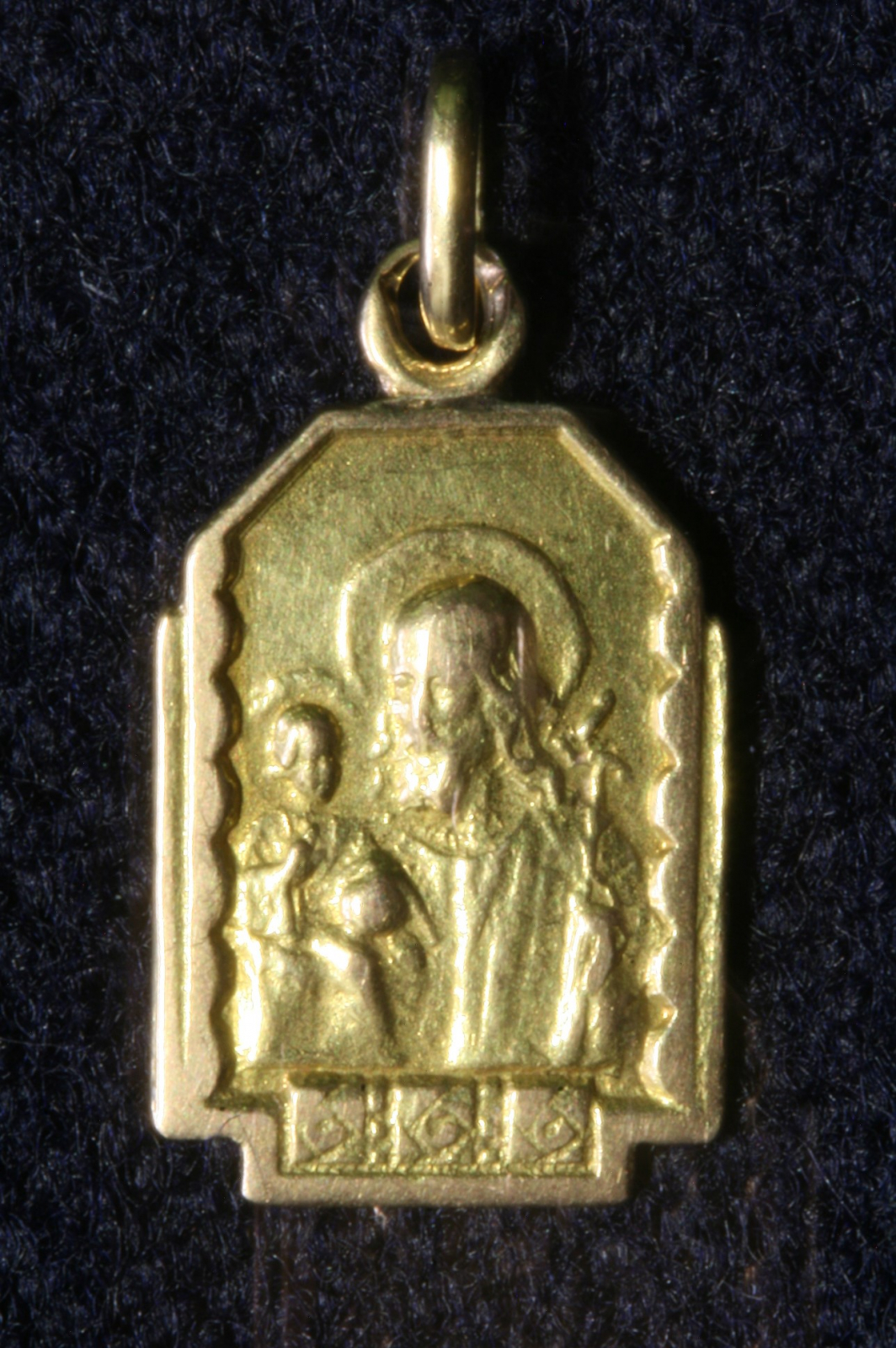 Antiques of miniature medal san jose with the child gold