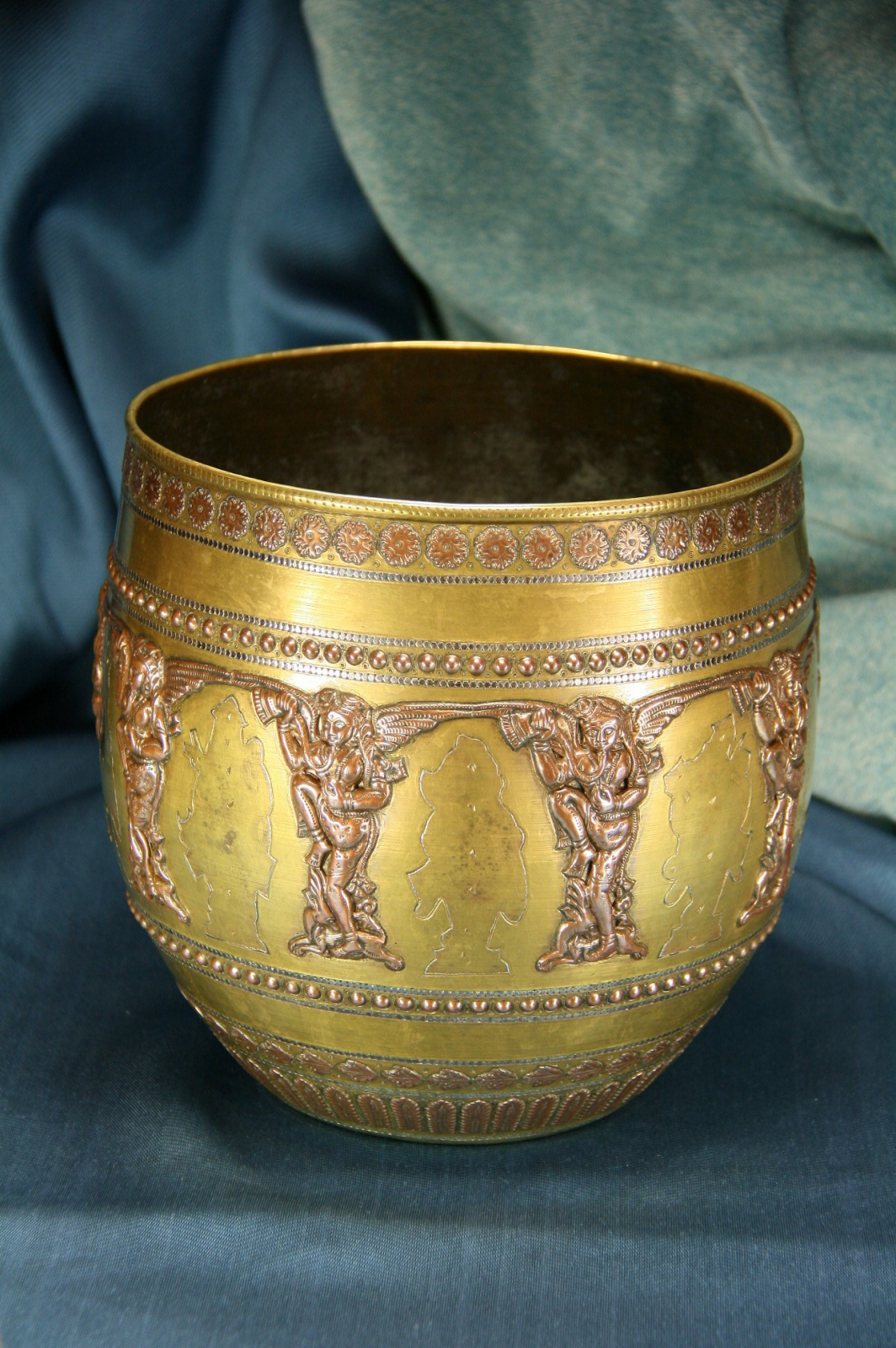 Antiques of indo persian planter old