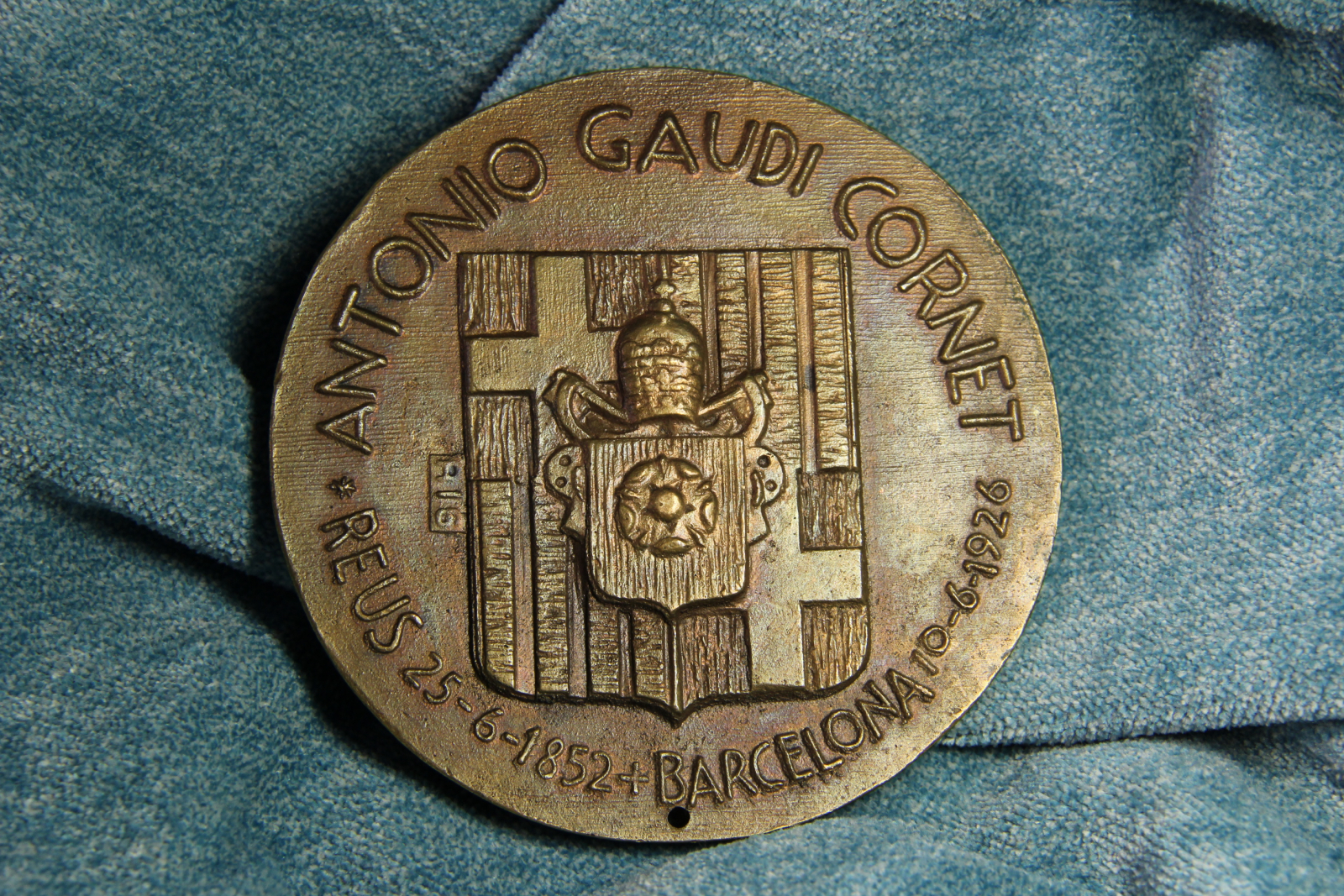 Medalla Antonio Gaudí. 1976 - 50 Anv. Muerte. Nicolau Ortiz Serra