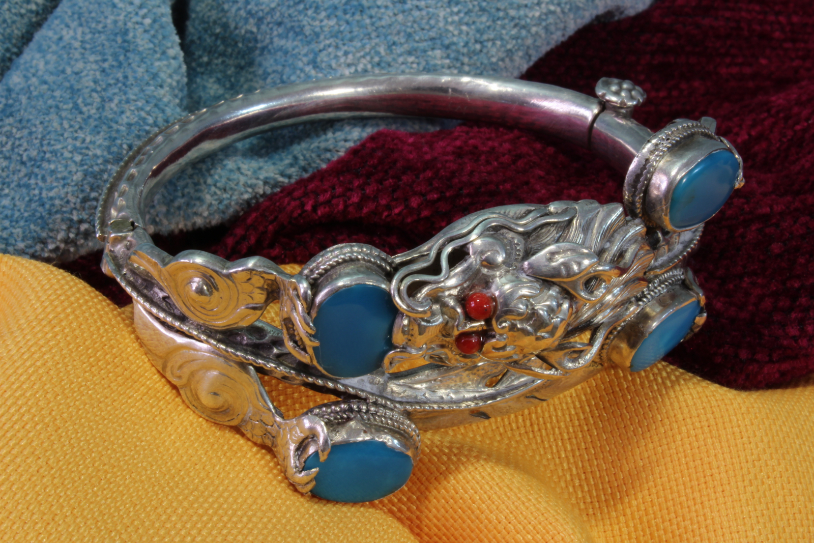 Antiques of bracelet dragon of tibet silver