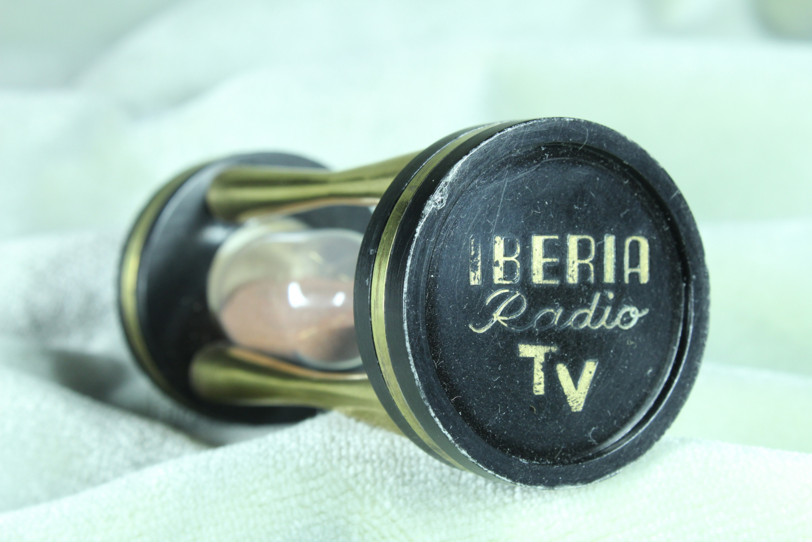 Pareja Relojes Arena. Radio Iberia. África Morales. Dersa