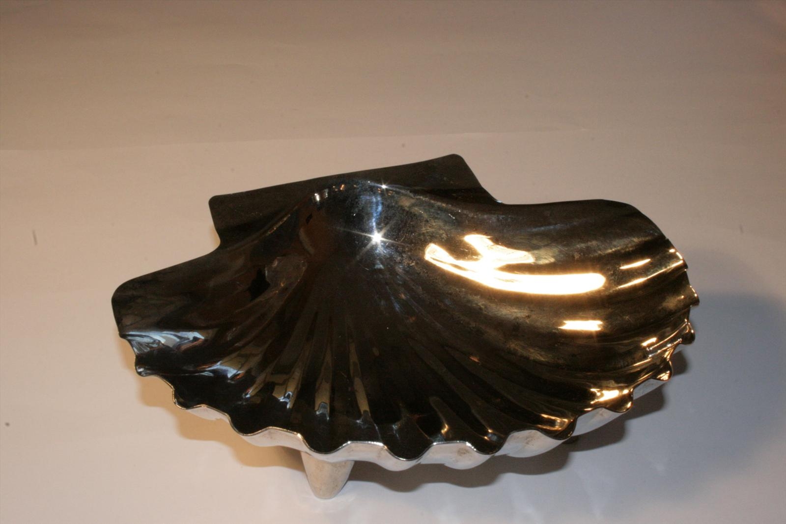 Antiques of vieira centerpiece concha bowl