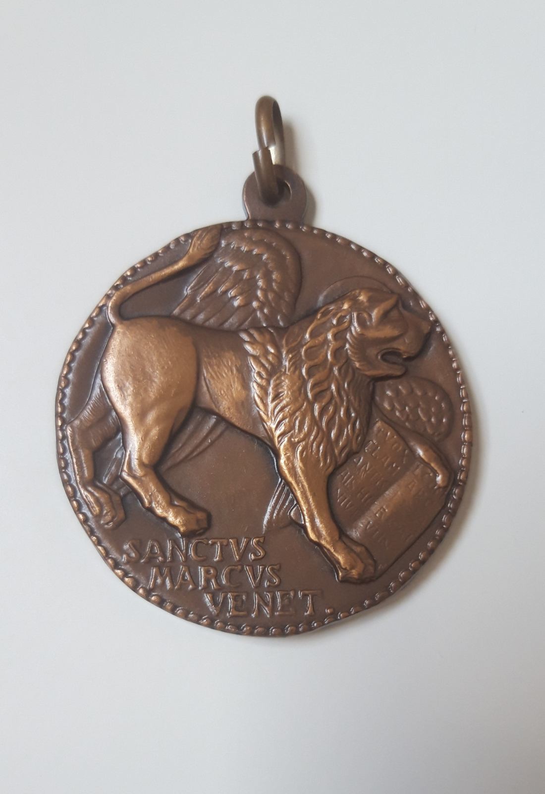 Medalla Ángel San Gabriel y León San Marcos