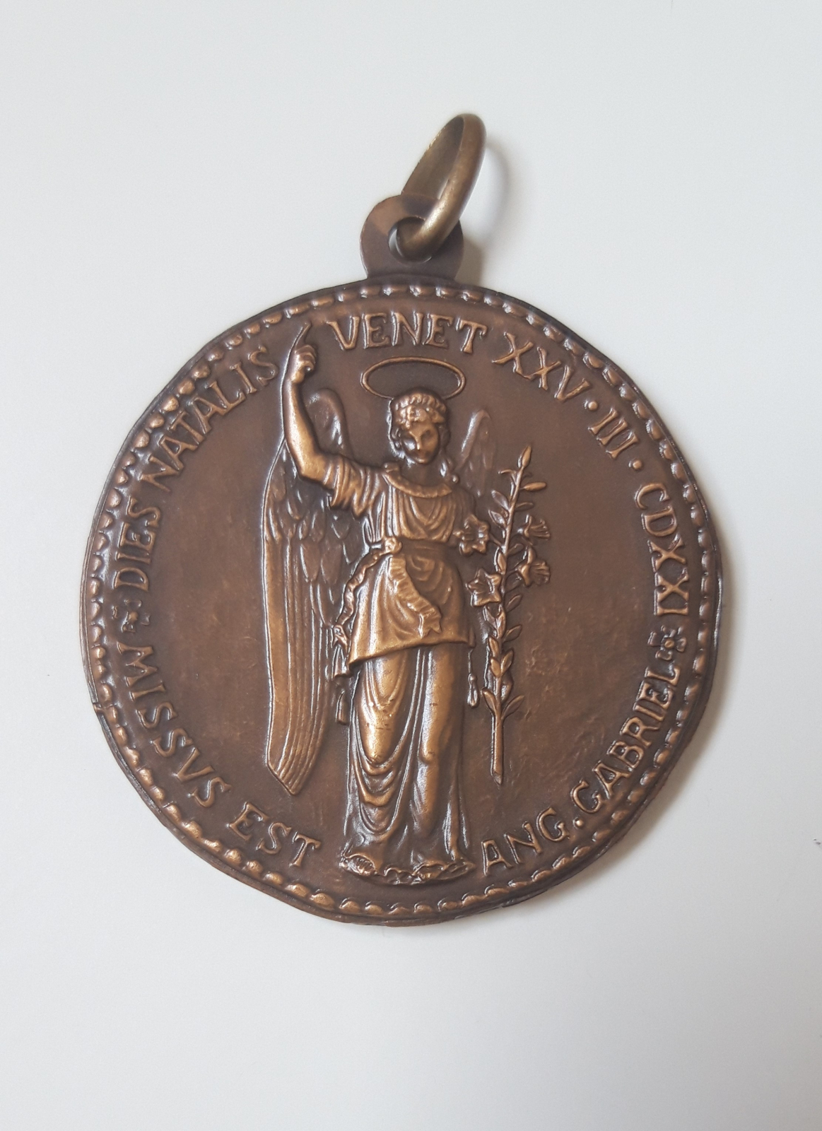 Antiques of medal angel san gabriel and leon san marcos