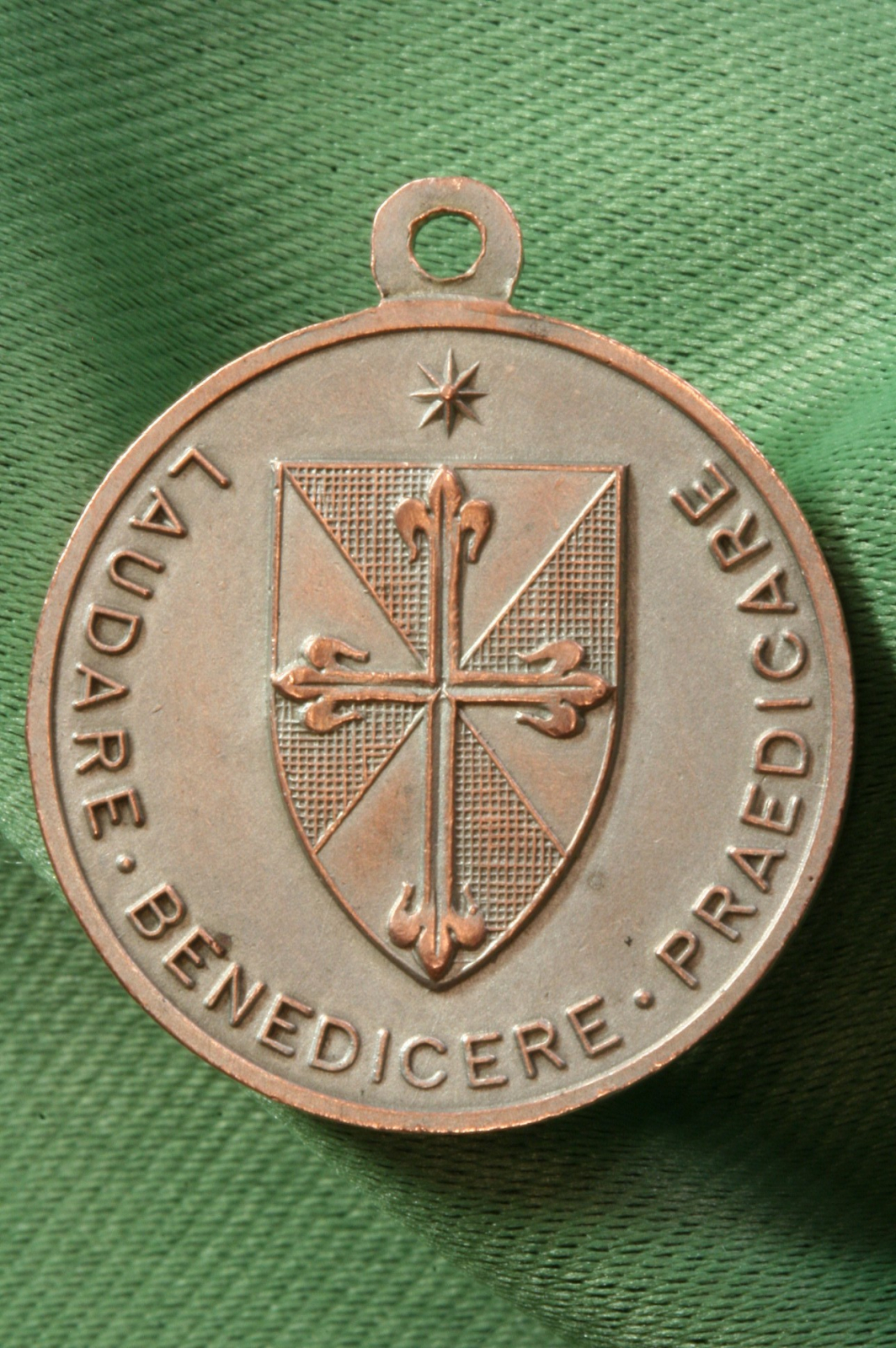 Medalla Sancte Pater Dominice Ora pro nobis. Dominicos. Plateada (t)