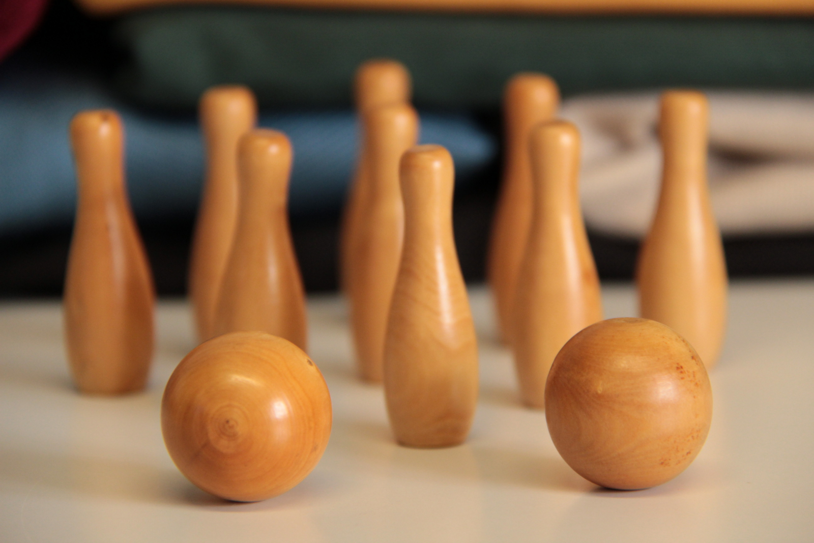 Juego Bolos Miniatura. Madera.