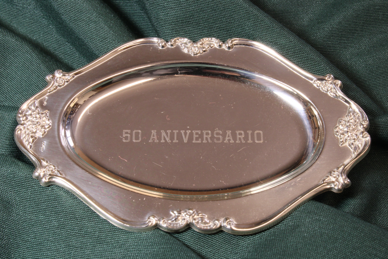 Bandeja pequeña plata. 50 aniversario. Farco. (t)