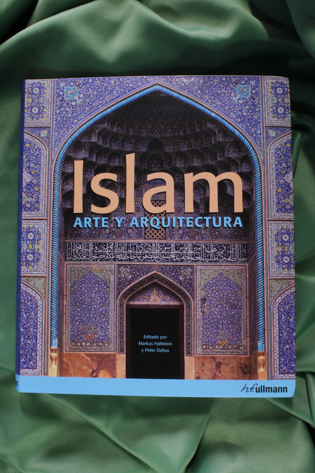 Antiques of islam book art and architecture