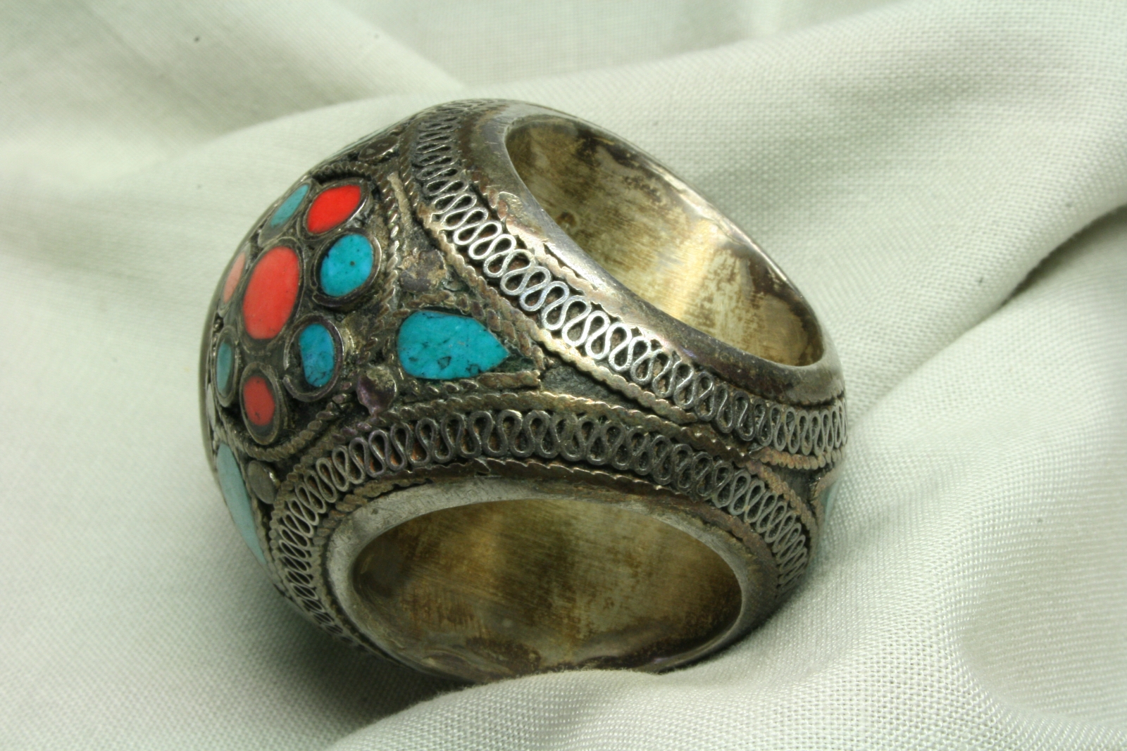 Anillo de Nepal. Forma de punta.