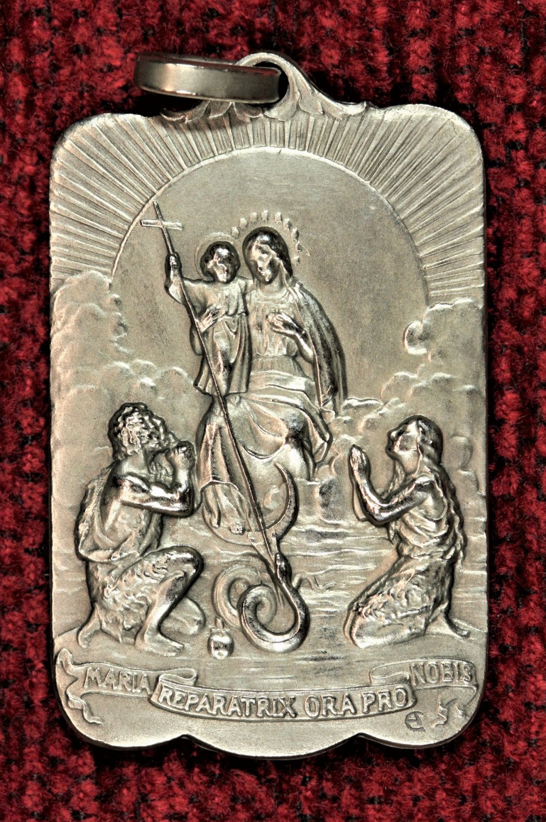 Antiguedades de medalla virgen maria reparadora