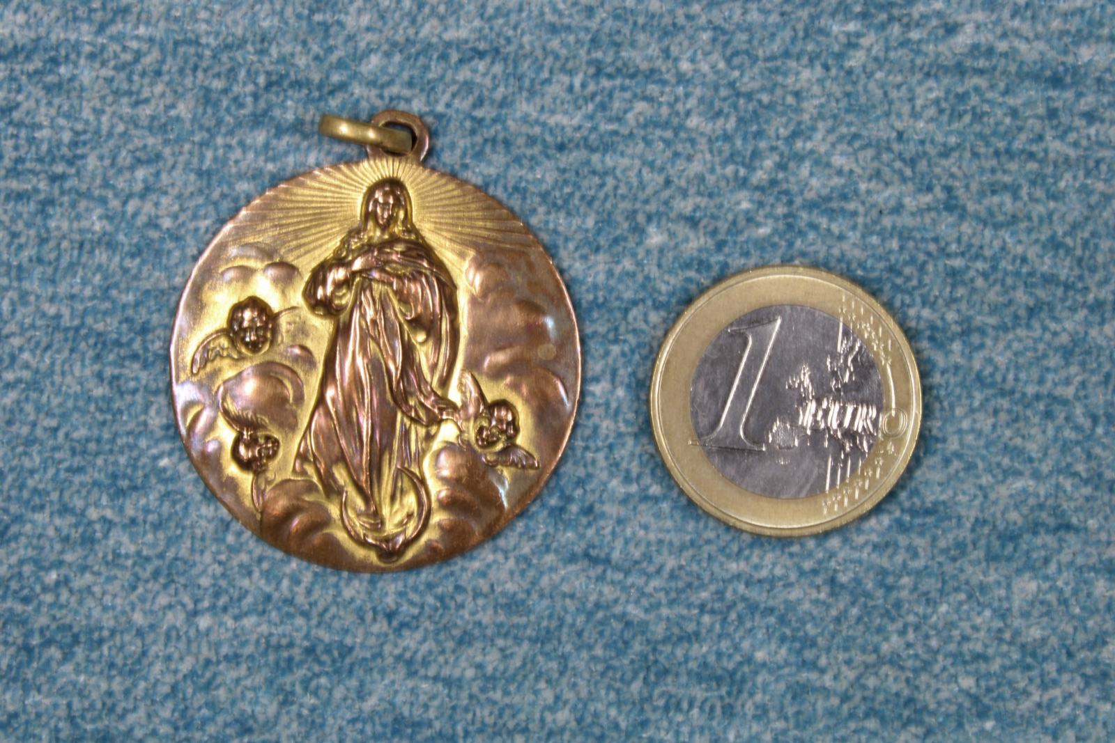 Medalla Virgen Inmaculada. Latón. S.XIX