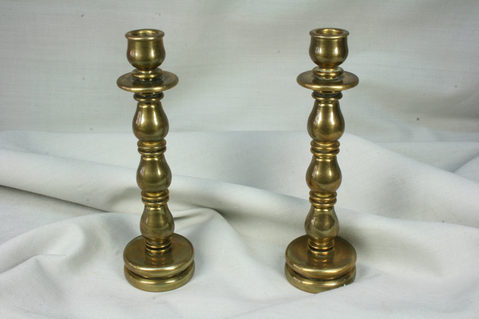 Antiguedades de candelabros capilla bronce