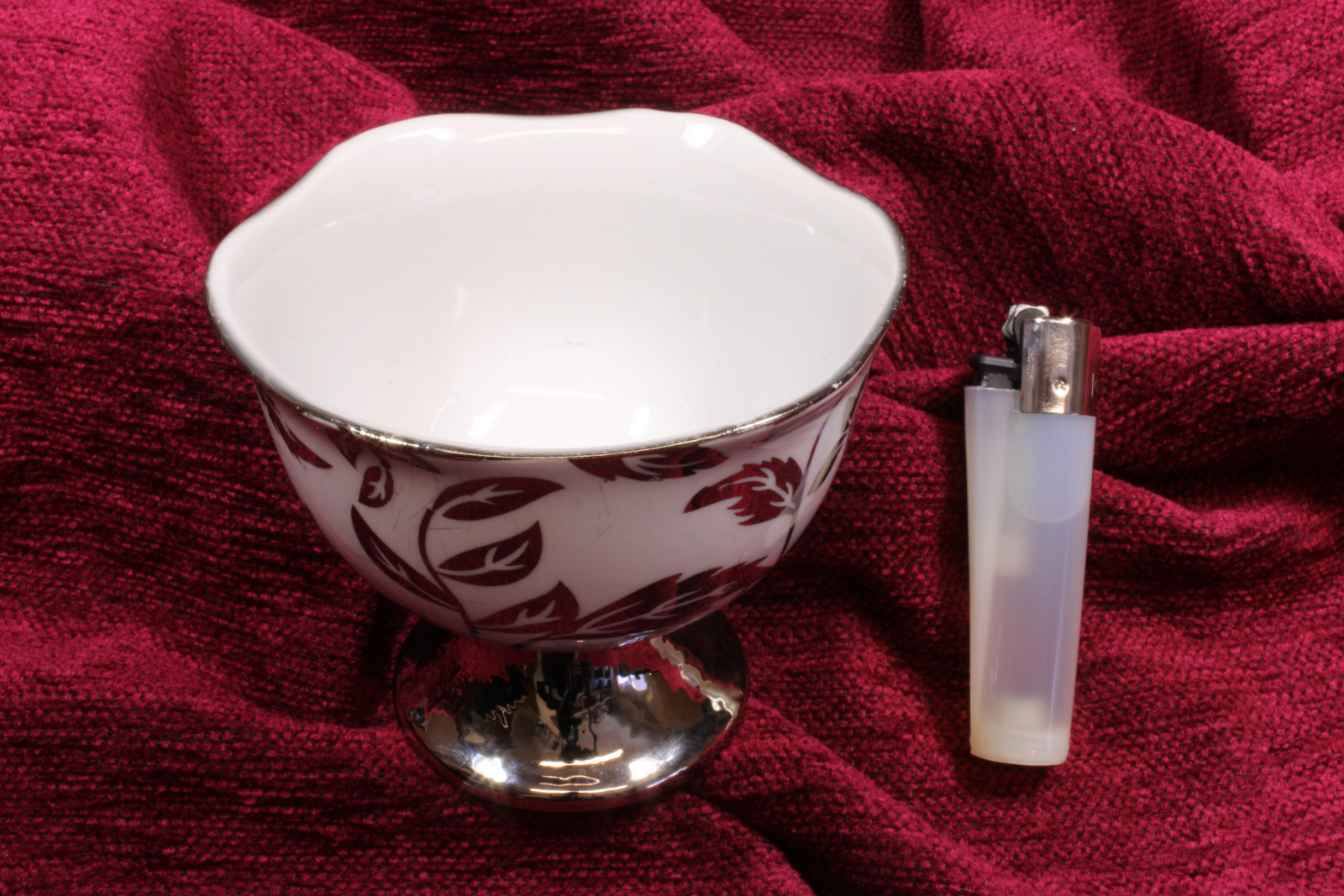 Conjunto seis copas de porcelana plateadas.