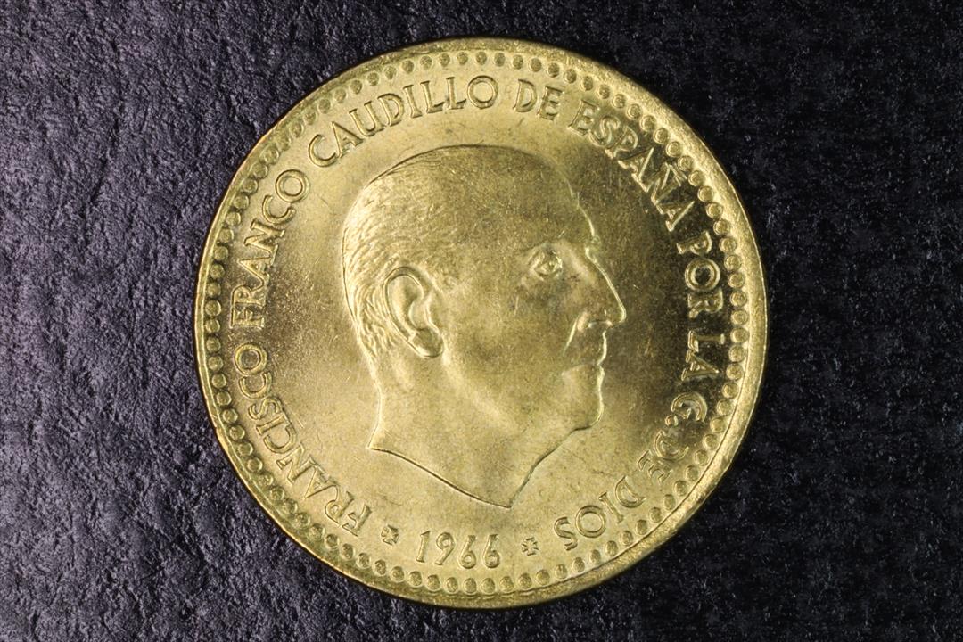 Antiques of coin franco peseta  ebc