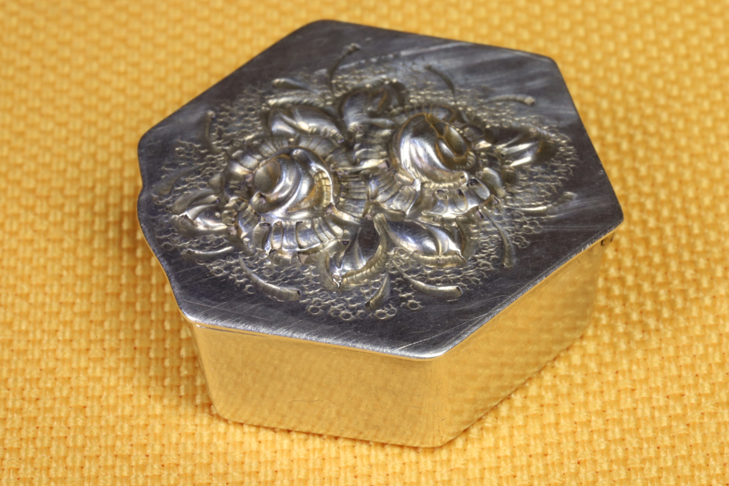 Antiques of hexagonal pill box silver floral decoration