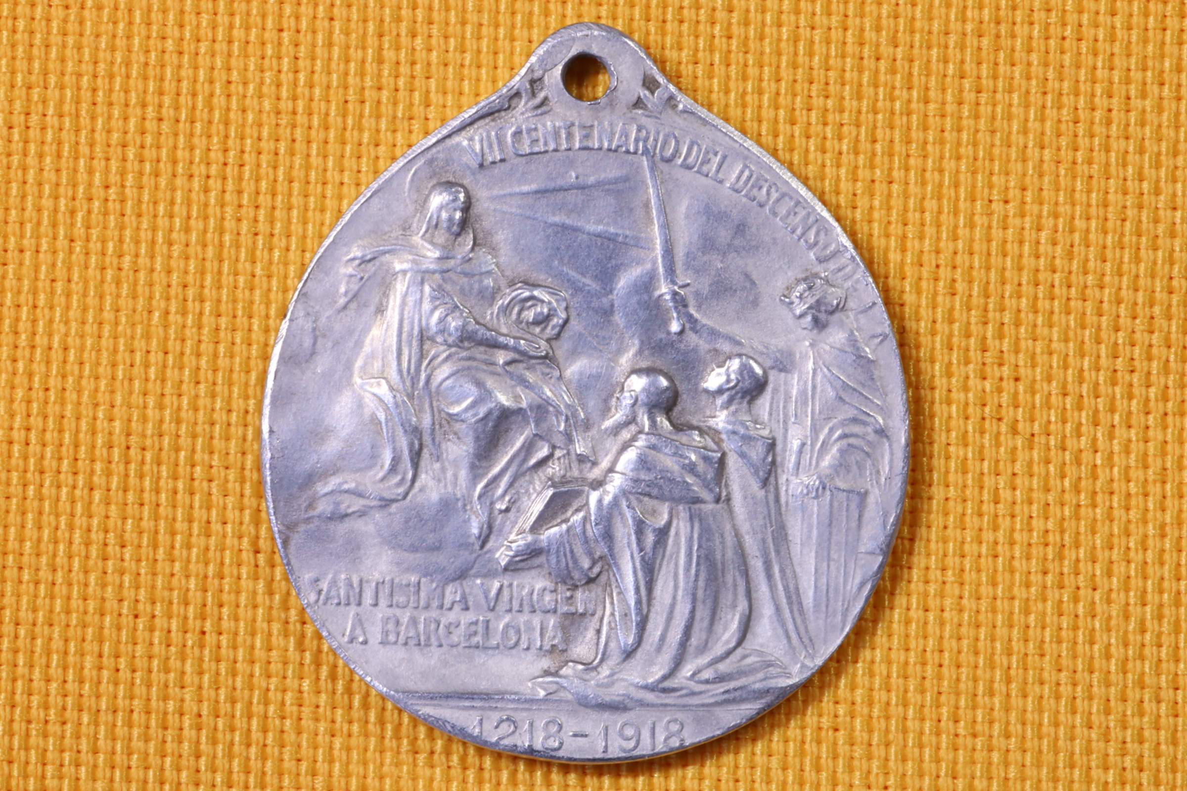 Antiques of medal virgin of barcelona vii centenary of the descent