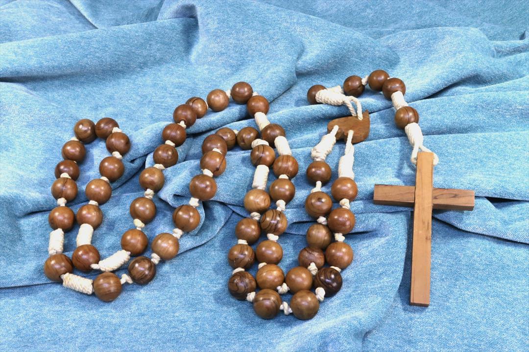 Antiques of wooden rosary big beads calasparra