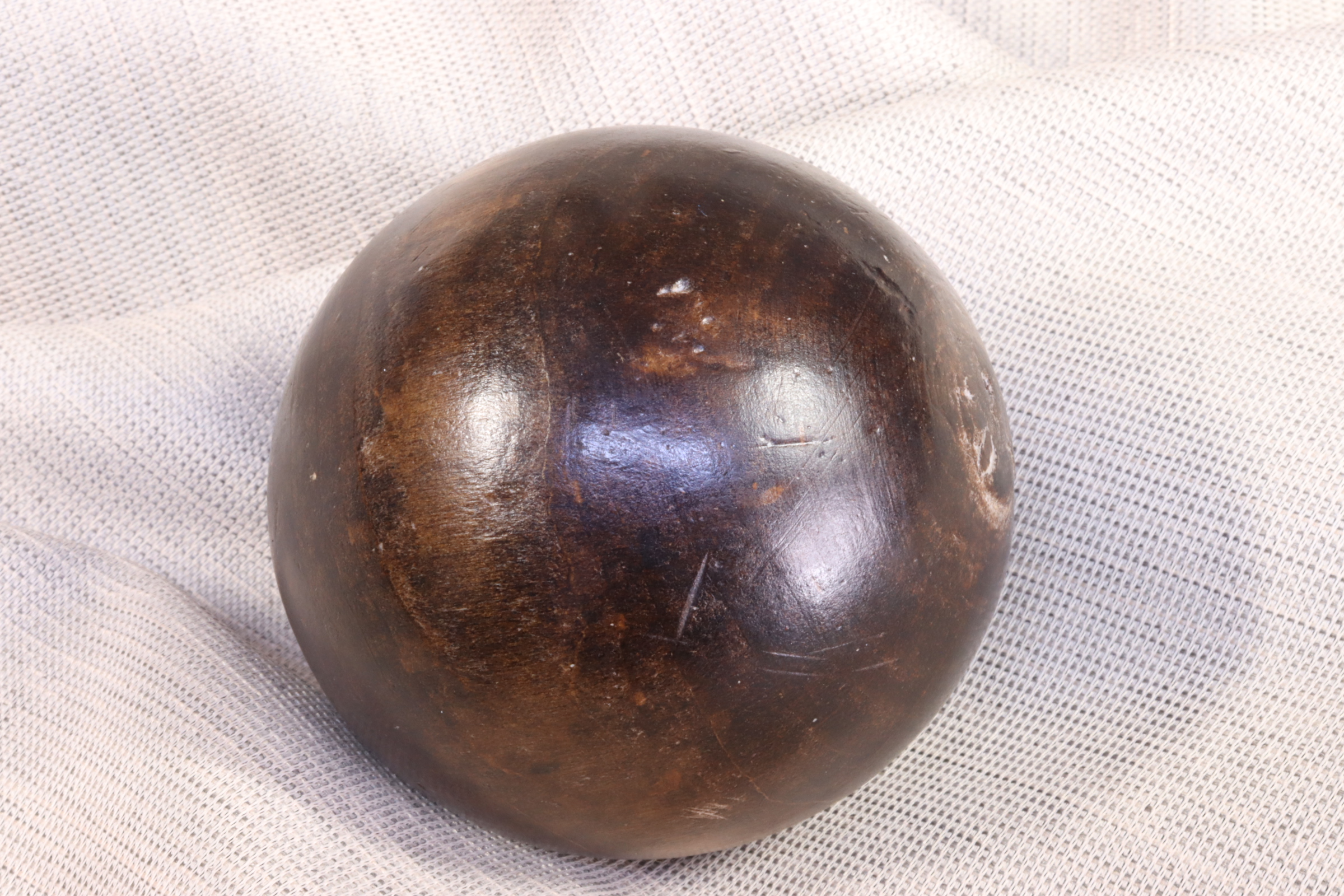 Antiques of solid wood ball sphere