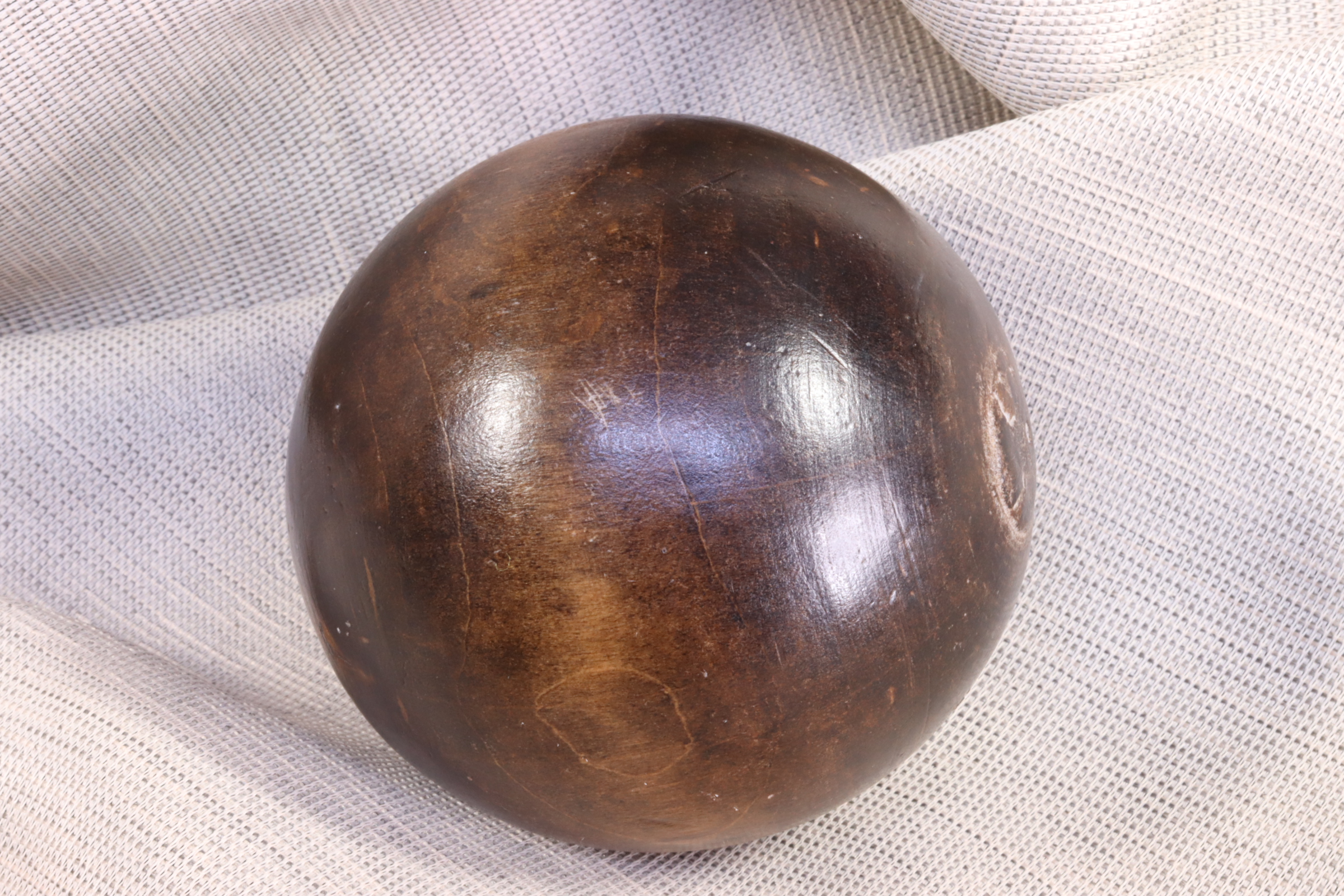 BOLA DE MADERA MACIZA. ESFERA.