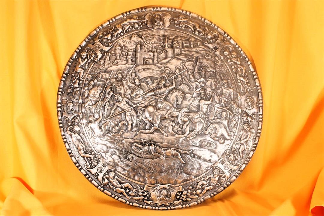 Antiguedades de escudo carlos v reproduccion altorrelieve cartago y romanos