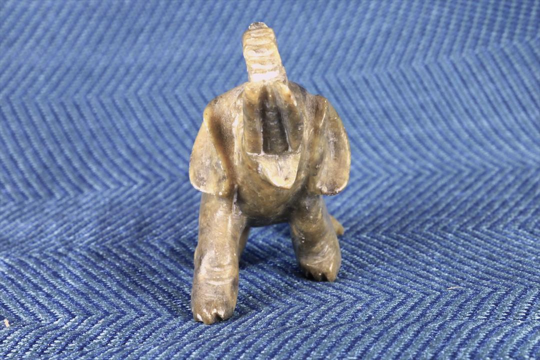 FIGURA ELEFANTE MINIATURA. PIEDRA DURA. TROMPA HACIA ARRIBA. (t)