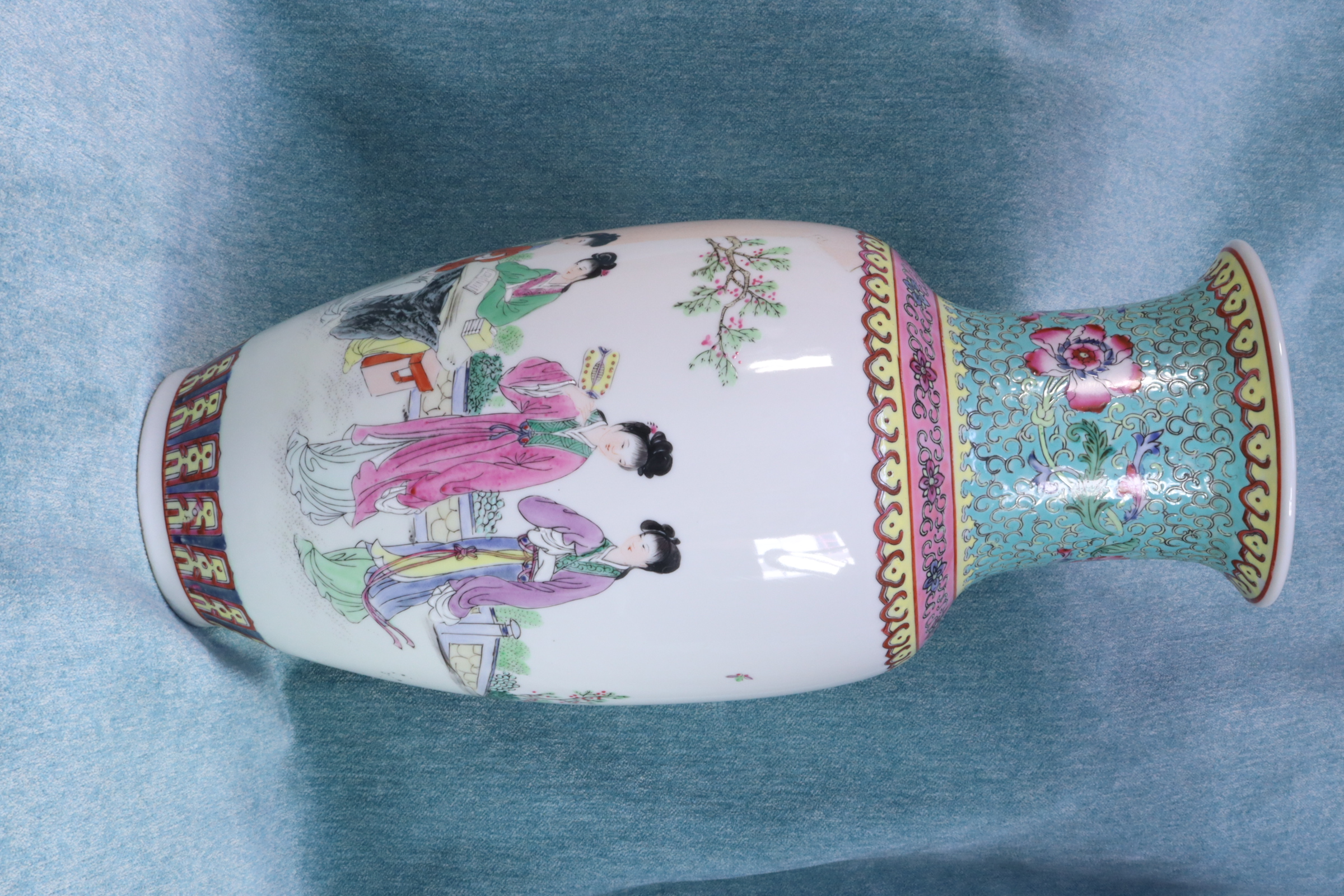 Antiques of chinese porcelain vase hand painted pink family seal