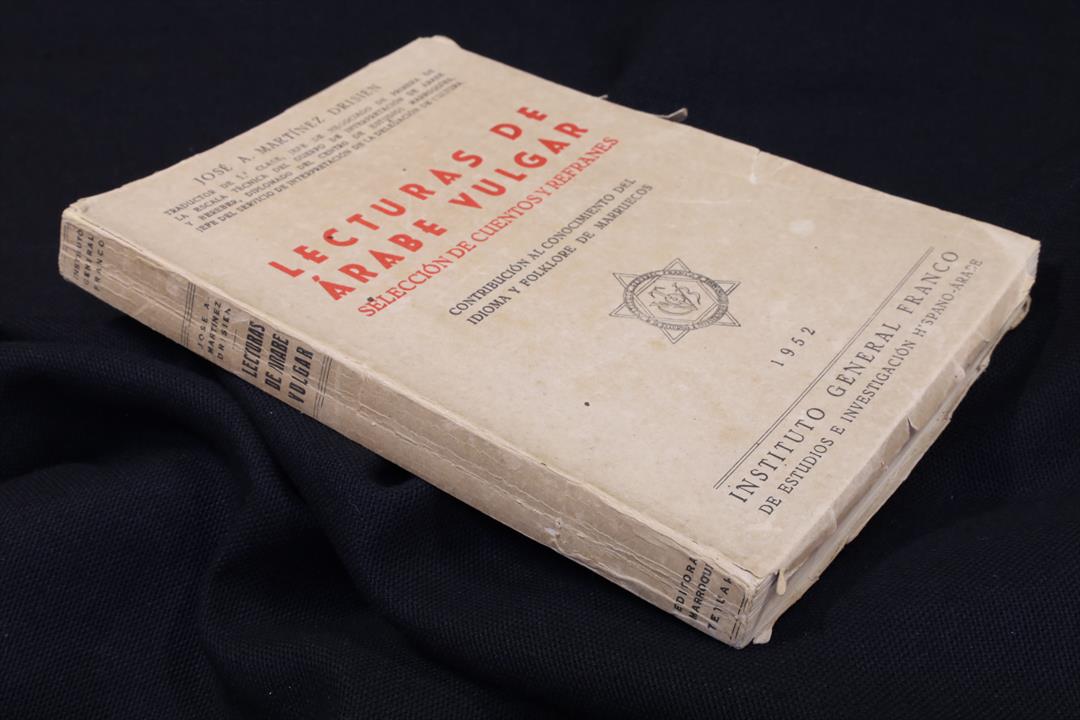 LIBRO. LECTURAS DE ÁRABE VULGAR. CUENTOS Y REFRANES. 1952 (t)