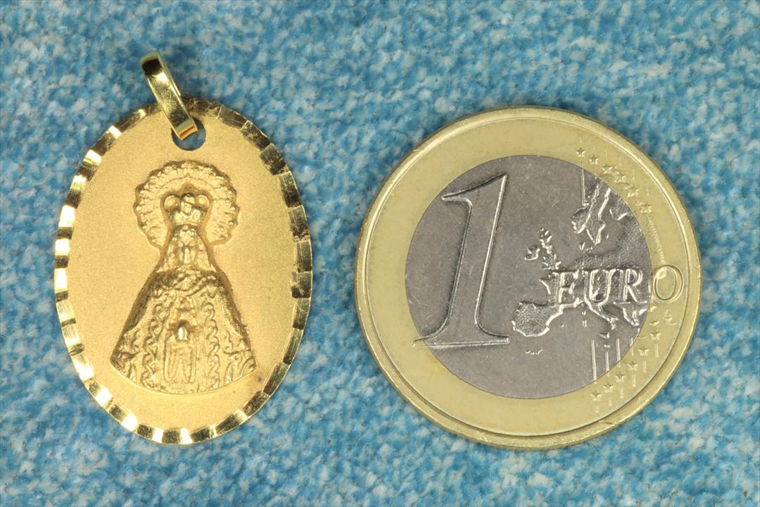 MEDALLA DE ORO DE LA VIRGEN. RELIGIÓN. (t)