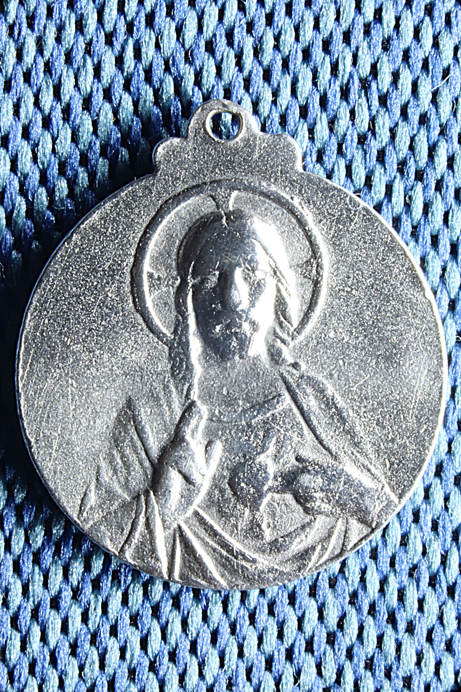 MEDALLA SAGRADO CORAZÓN. VIRGEN DEL CARMEN. PEQUEÑA. PLATA.