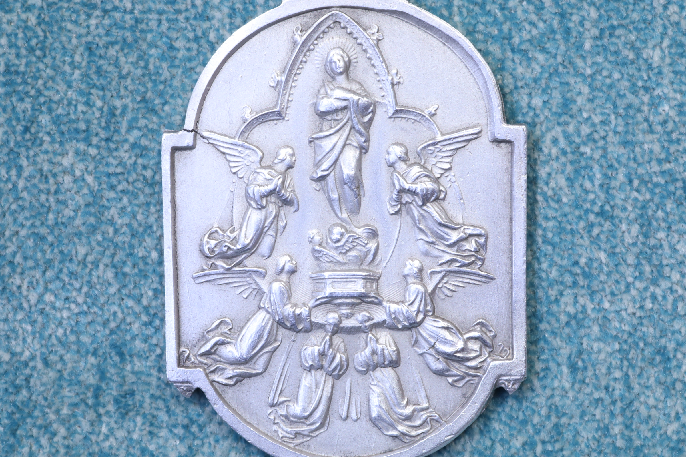 MEDALLA VIRGEN INMACULADA. ÁNGELES. ALUMINIO. 