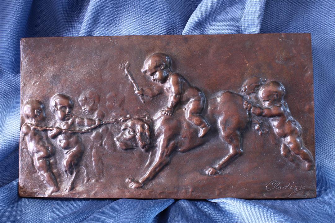 PLACA BRONCE CLODIÓN. PERRO CON SÁTIROS. FIRMADA. (t)