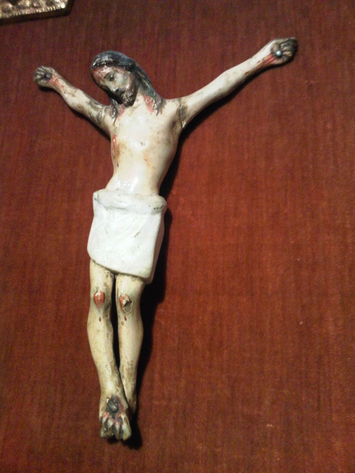 CRISTO DE MADERA CON MARCO. POLICROMADO. S.XVIII (t)